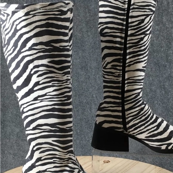 New never worn Journee Collection Boots 
Macy’s Size 6 Tall Riding Boots - Picture 4 of 13